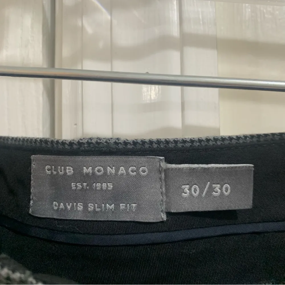Club Monaco Davis Slim Fit Pant Grey and Black Plaid Size 30/30 - Image 4