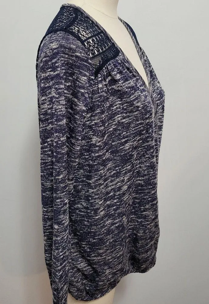 Maurices blue marled lace contrast surplice top size 0x - Image 3