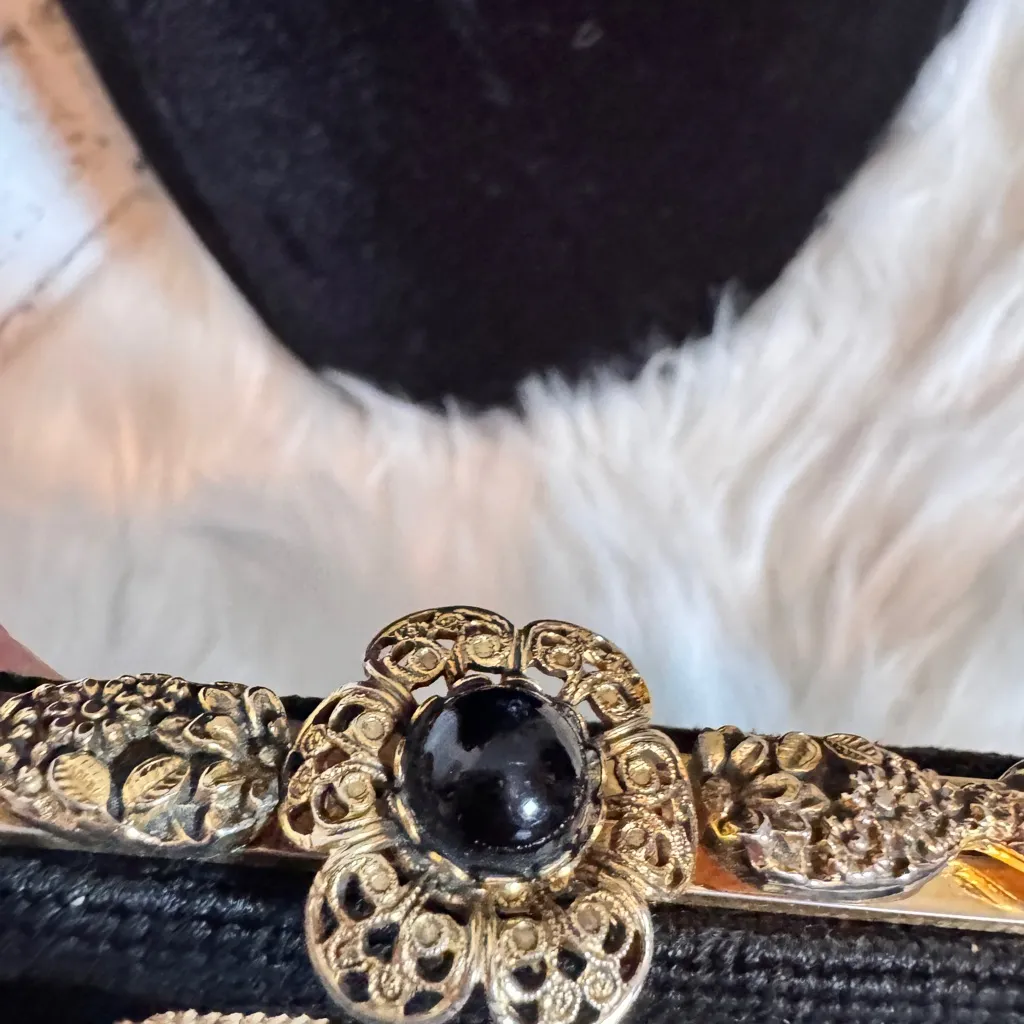 Floral Embroidered Black‎ Handbag Black - Image 9