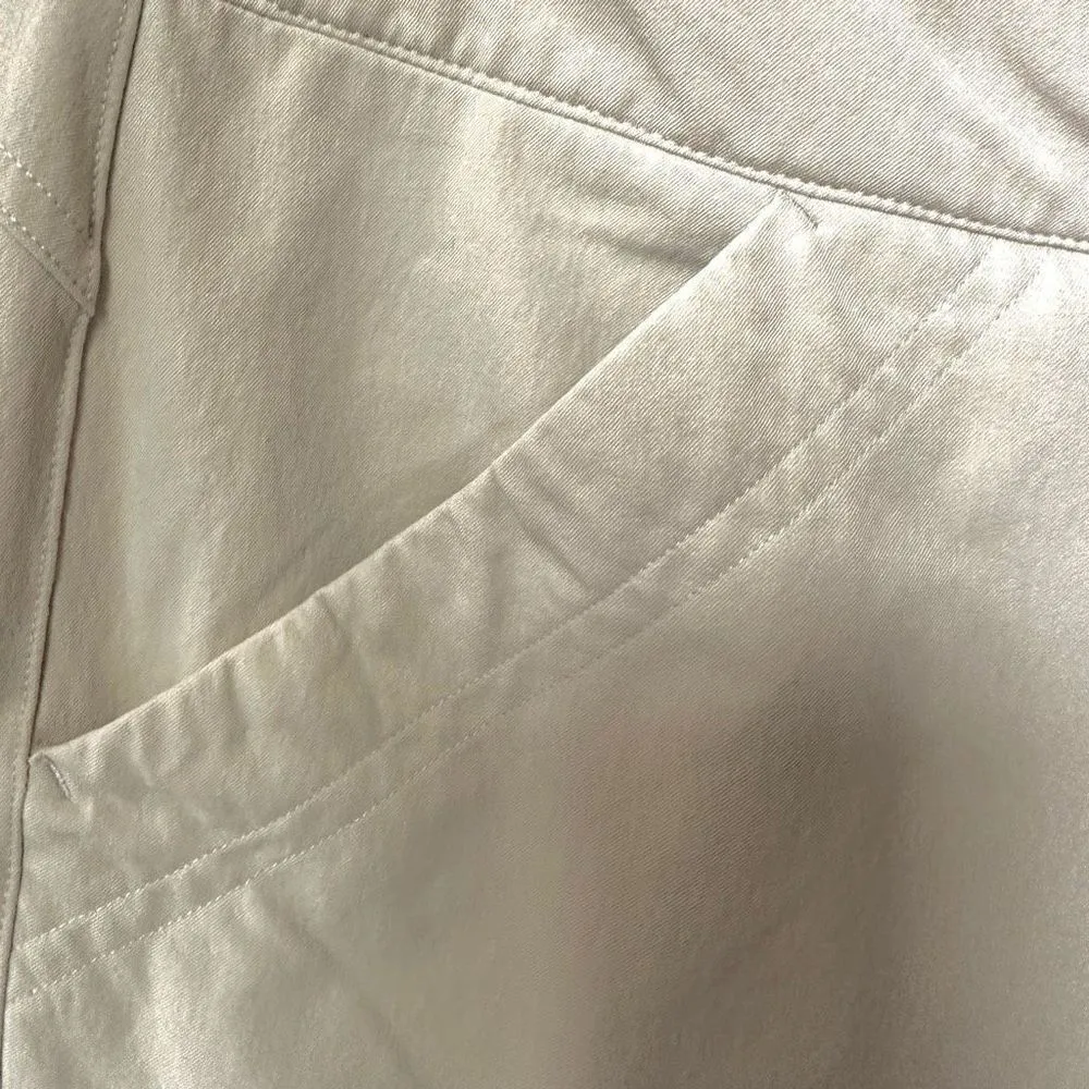 Under Armour khaki performance cropped pants - Image 4