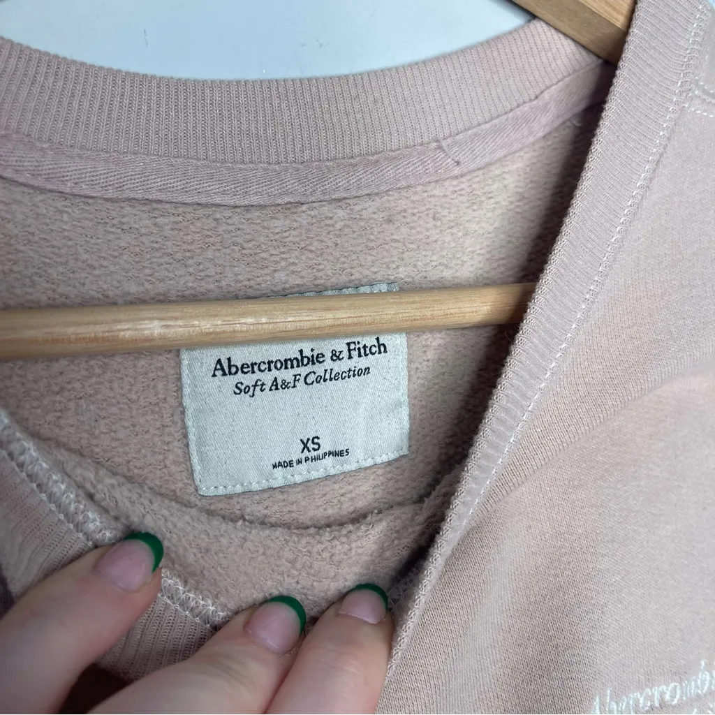 Abercrombie & Fitch Soft Collection Crew Dusty Mauve Sweatshirt (X-Small) - Image 6