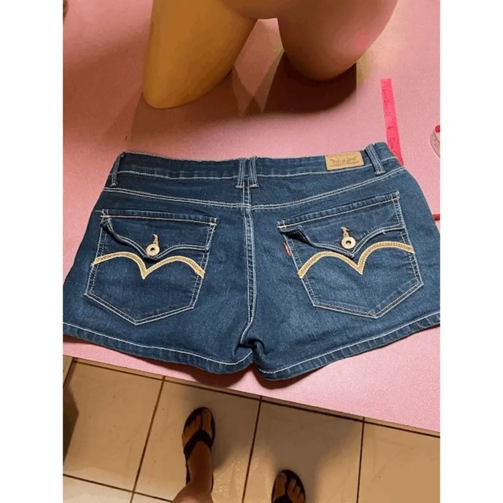 Levi's Shorty Short jean shorts. - Image 3