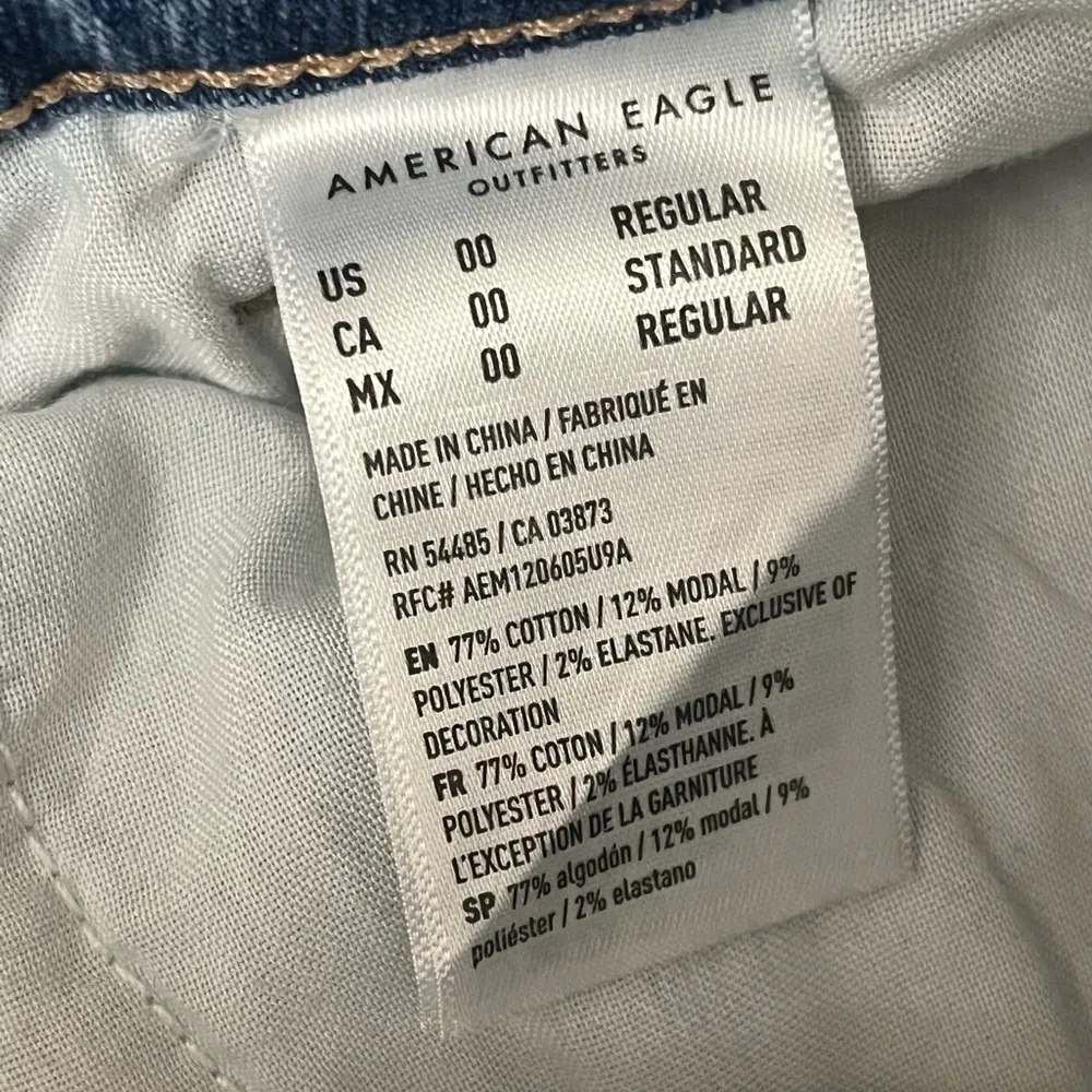 AE Strigid Ripped Mom Jean Straight Leg Distressed High Rise Festival Womens 00R - Image 7