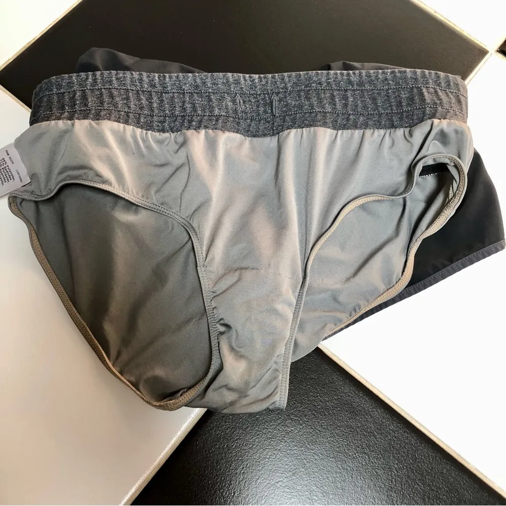 Asics Running Shorts Woman’s size Small short shorts quick dry athletic sporty - Image 6