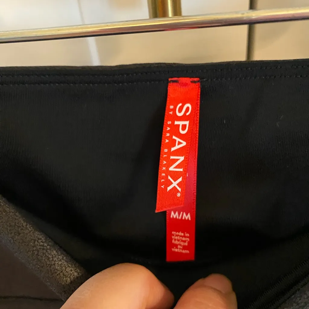 SPANX  Faux Leather Shapewear Leggings Athleisure activewear Fall Pants Goth - Image 6