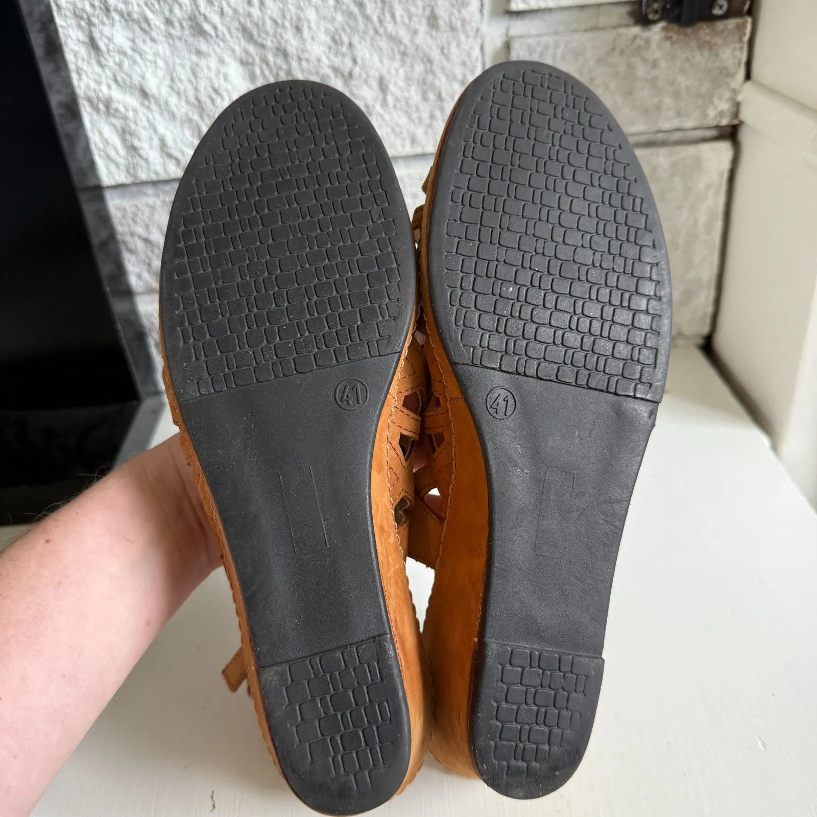 La Plume Leather Cutout Strappy Sling Back Suede Wedge Sandals Heels EU 41/US 10 Tan - Image 5