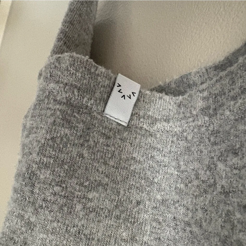 Varley Revive Kingsmill Long Sleeve Lightweight Top Open V Back Grey - Image 8