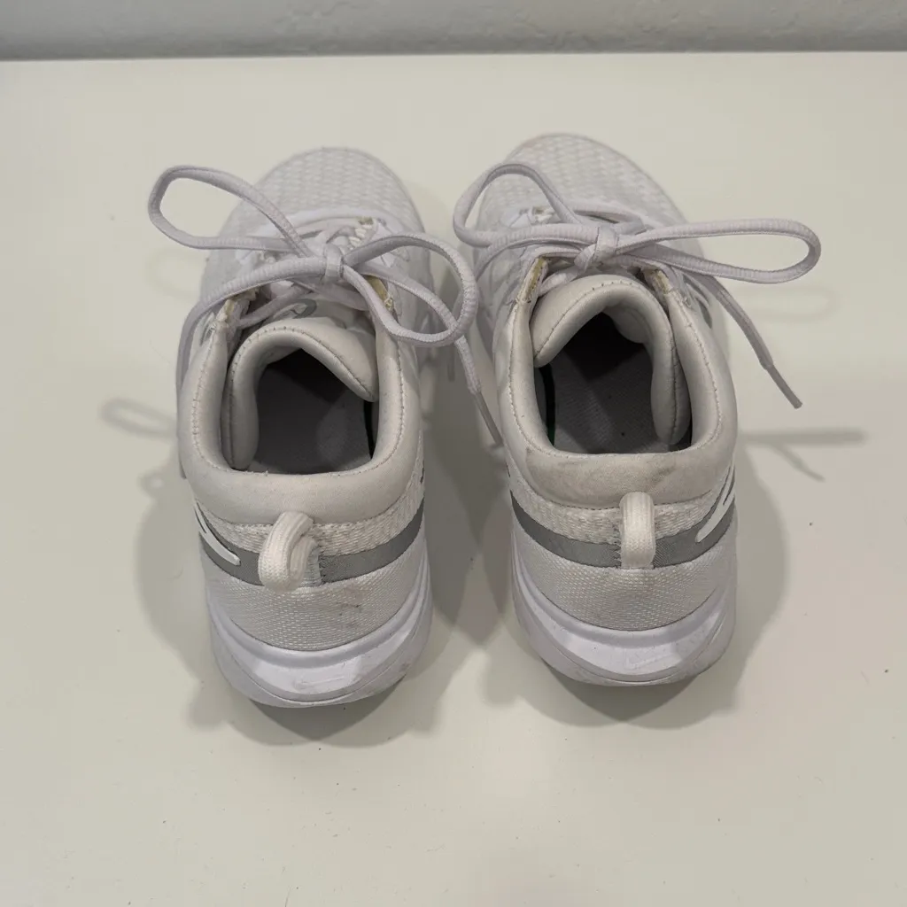White and Gray/silver Nike Sneakers - Image 3