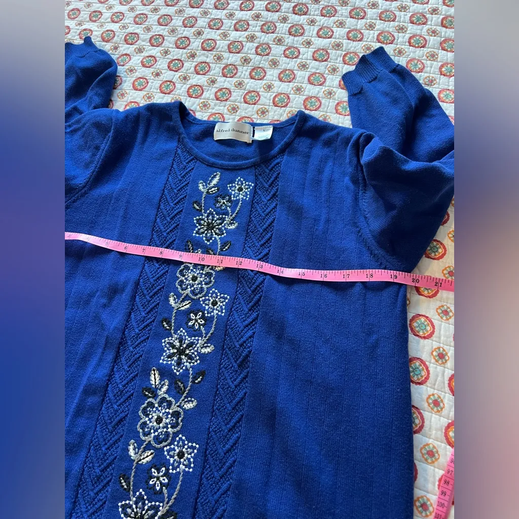 EUC Vintage Alfred Dunner 3/4 Sleeve Embroidered Royal Blue Sweater size Large - Image 5