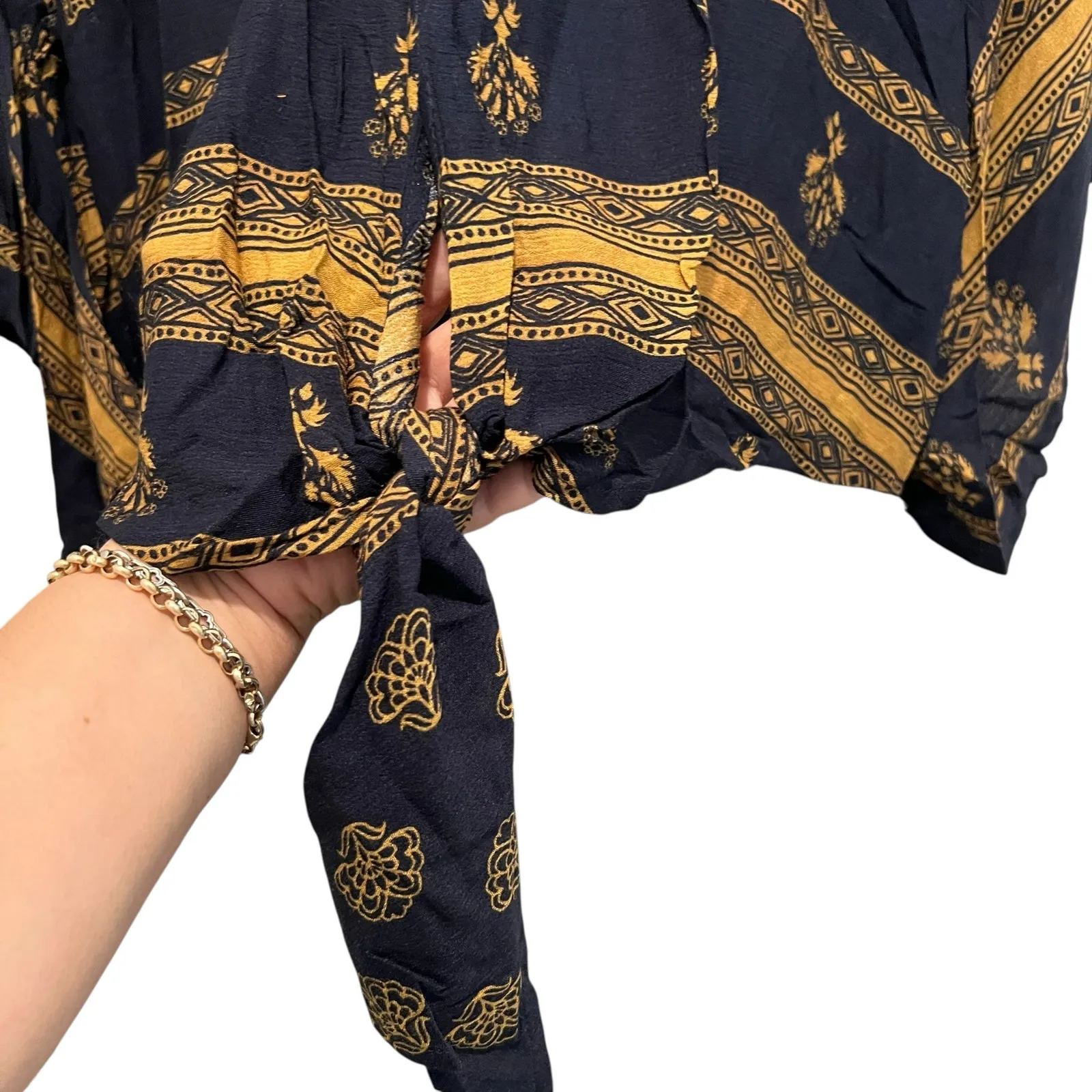 BY TOGETHER V Neck Front Tie Blouse Top Sz M Blue Gold Kimono Sleeve Boho NEW - Image 5