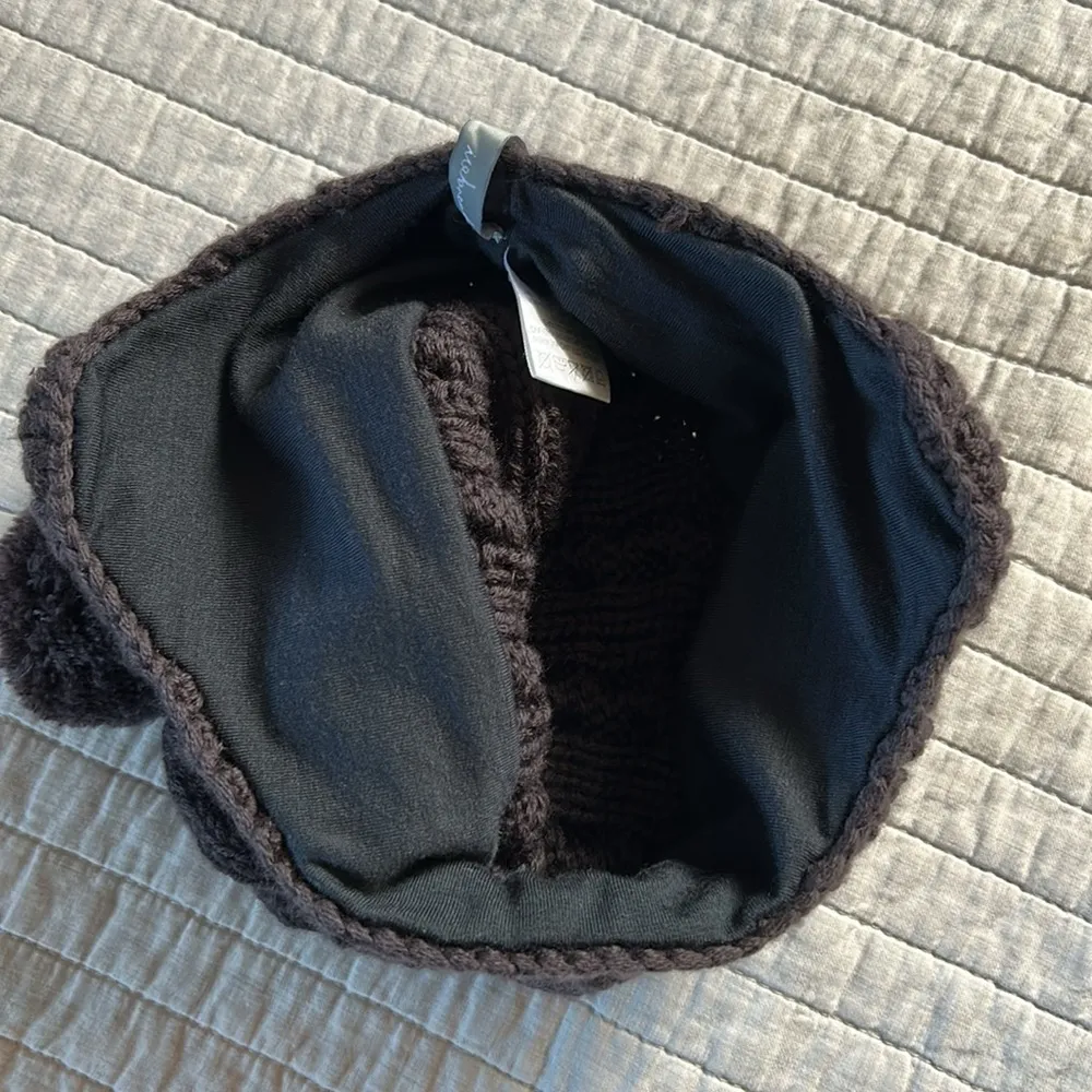 Icebreaker, New Zealand Merino wool large, unisex, cable knit, pom - Image 7