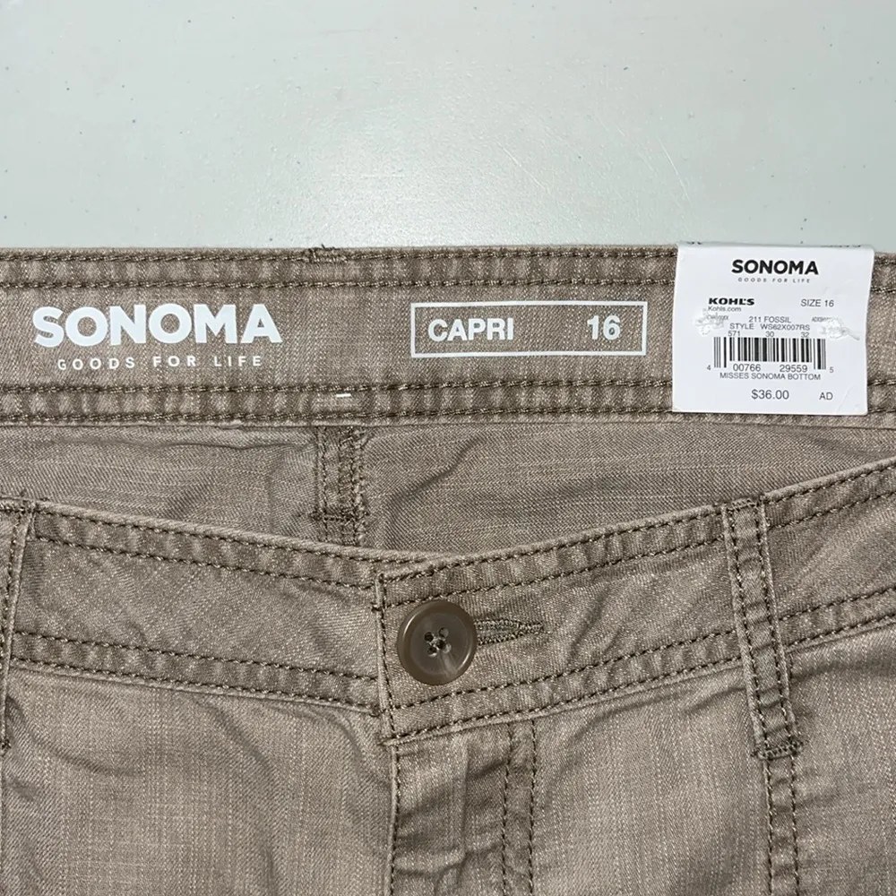 Sonoma NWT Size 16 Brown Mid-Rise Cargo Utility Capri Pants - Image 4