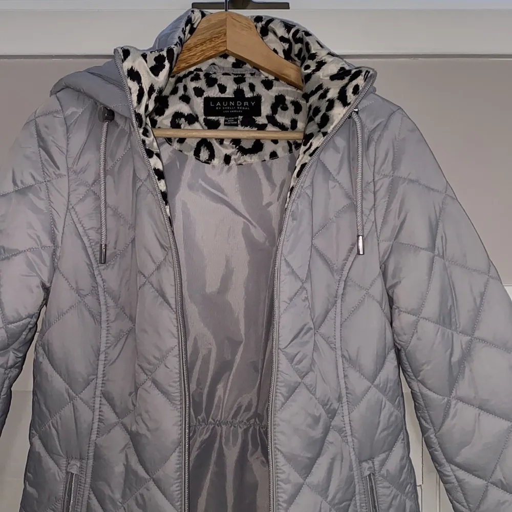 NWOT Laundry By Shelli Segal silver coat size XS - Image 3
