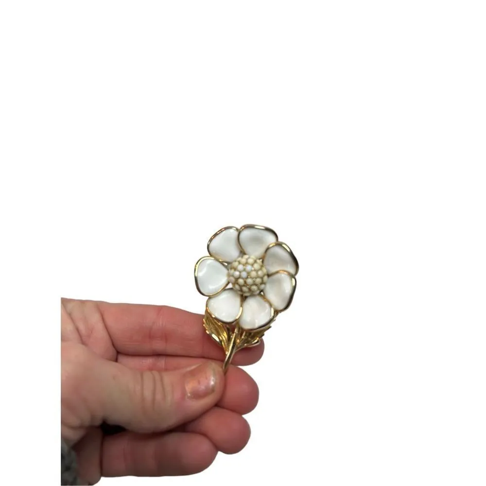White Poured Glass Flower Brooch On Stem Accented With Leaves Circa 1950 Collect Gold - Image 5