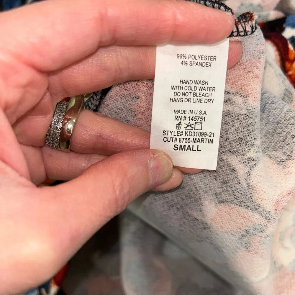 Peach Love California Floral Dress Women’s Small - Image 9