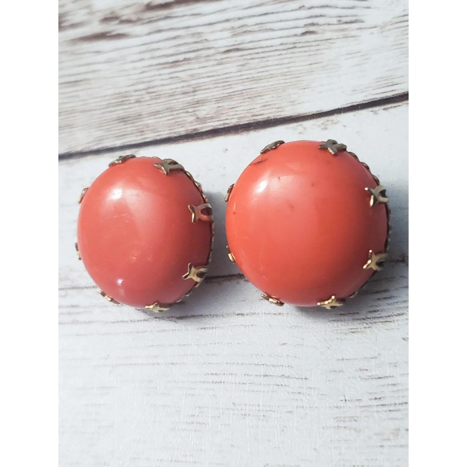 Vintage Clip On Earrings - Image 2