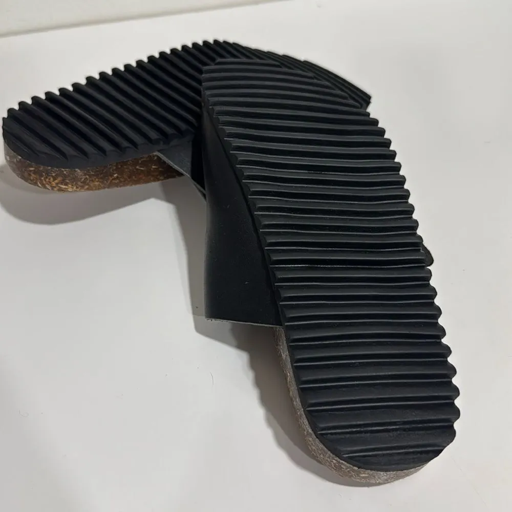 Bearpaw Women's Julieta Sandals EUC - Image 6