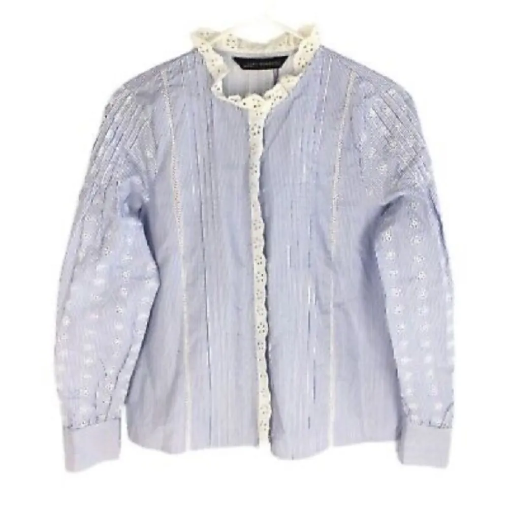 Zara White/Blue Striped Shirt. Size Small button down - Image 4