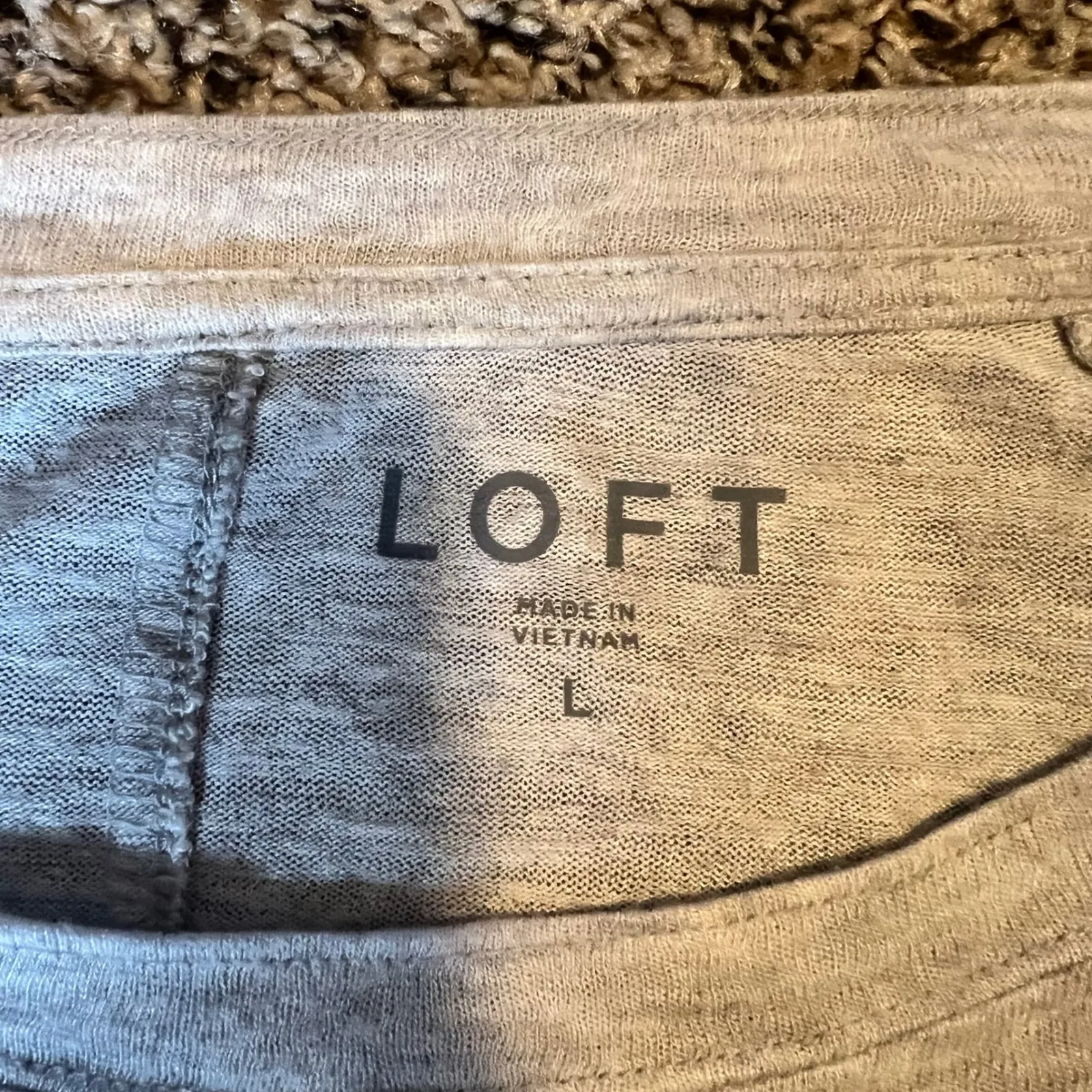 LOFT Light Grey Raglan Sleeve Crew Neck Long Sleeve T-Shirt Women's Size L - Image 2