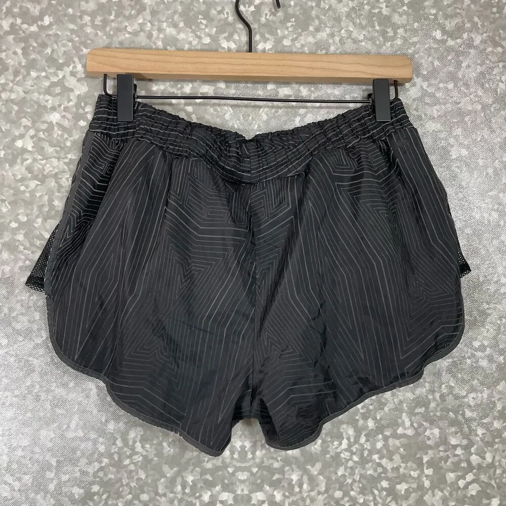 Ivy Park Women's Black/Gray Print Running Shorts - Size Medium - Built in Brief - Image 7