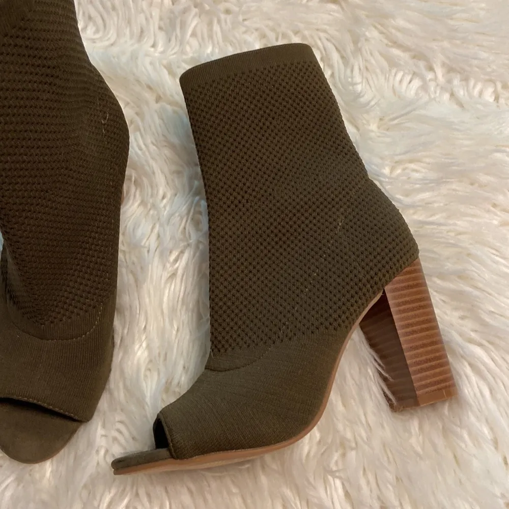 Charlotte Russe open toes booties size 6 excellent condition dark green color - Image 3