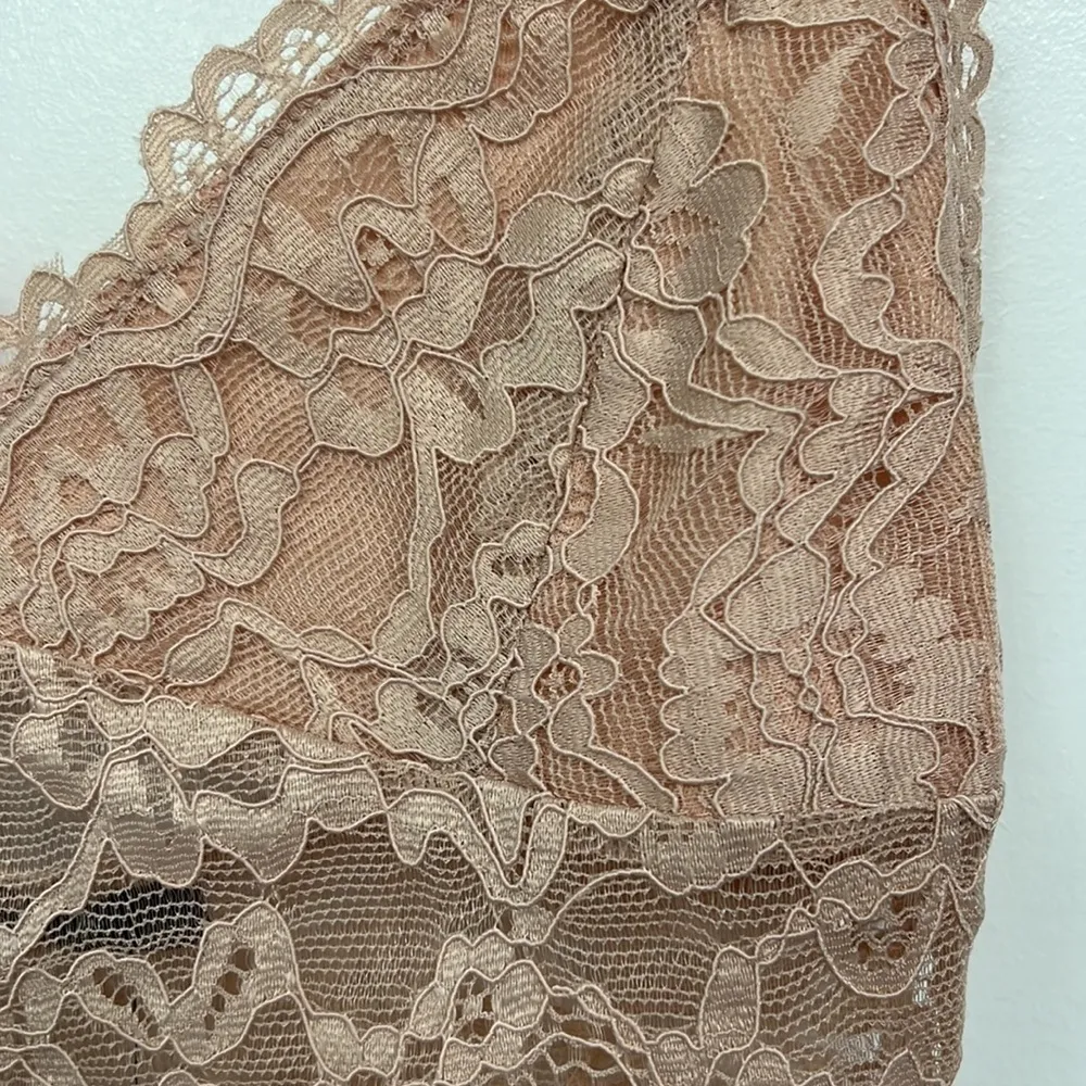 NEW LULUS LACE PINK ROSE BRALETTE size small - Image 8