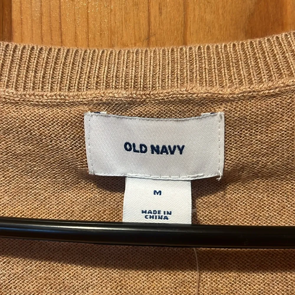 Old Navy NWT  women button down cardigan sweater size medium. - Image 2