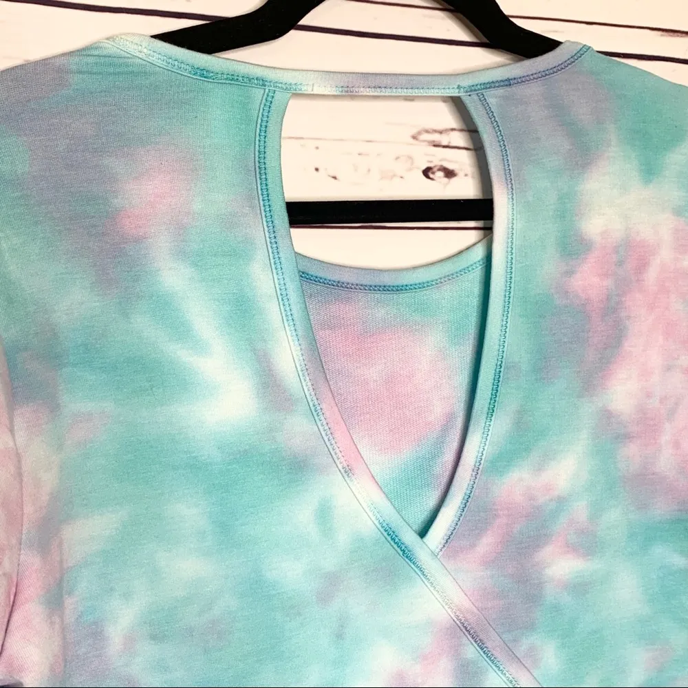 NWT Ideology Cotton Candy Tie-Dyed Cutout-Back Sweater Top Aqua Pink Size Medium - Image 7