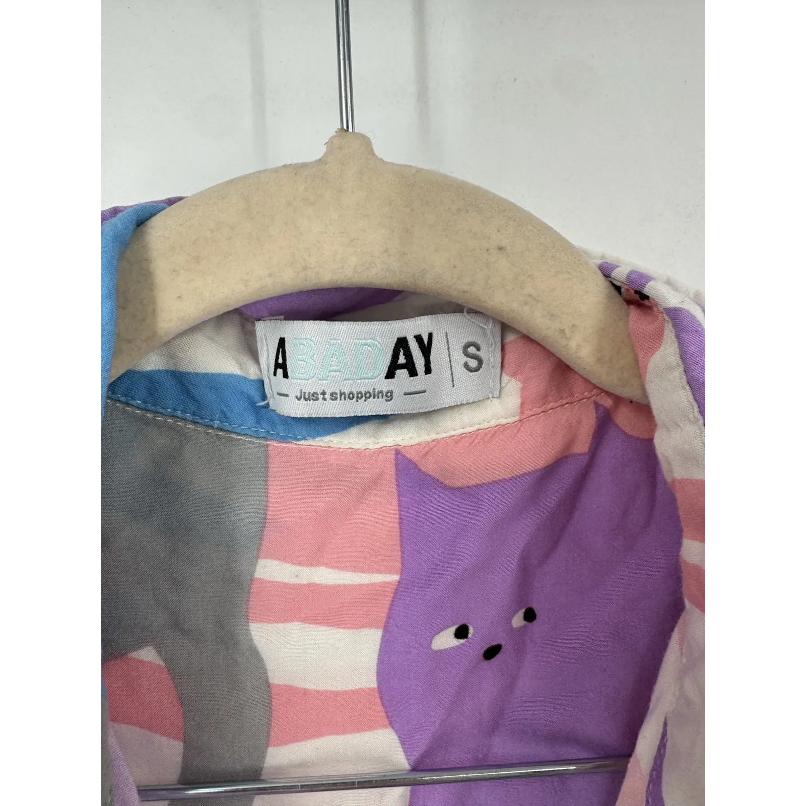 Abaday Cartoon Cat Button Front Short Sleeve Shirt Women Small Colorful Retro - Image 3