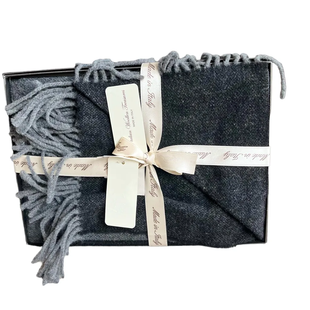 NWT Italian Woollen Treasures Luxury WOOL Cashmere Soft Scarf Fringe Gray - Image 5