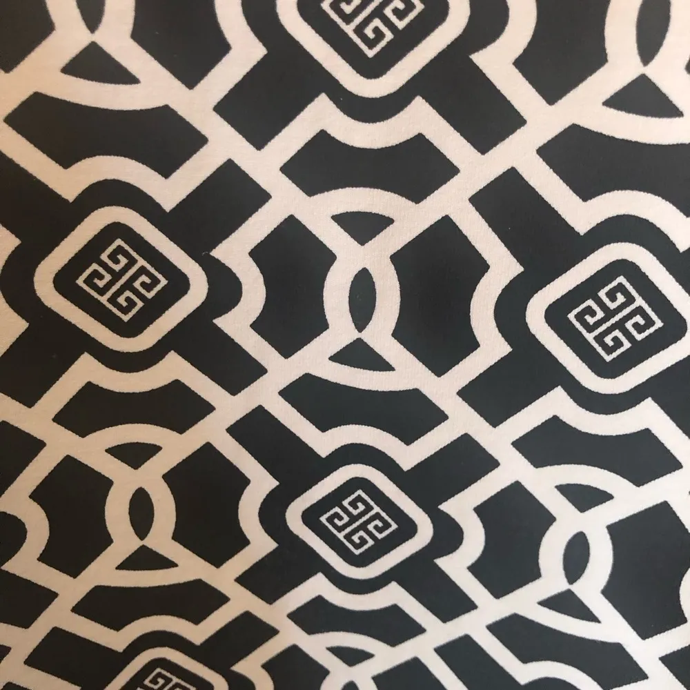 Lulu~B UPF 50 Black White Resort Wear Top Sz. S Round Neck 3/4 Notched Sleeve - Image 6