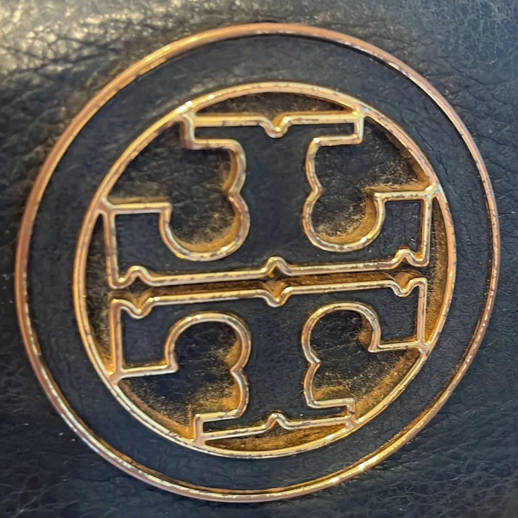 Tory Burch Zippy Wallet - Image 12