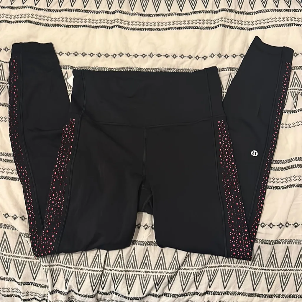 Lululemon Colour Me Quick 7/8 Tight 25" in Black / Flash Light Tone - Image 2
