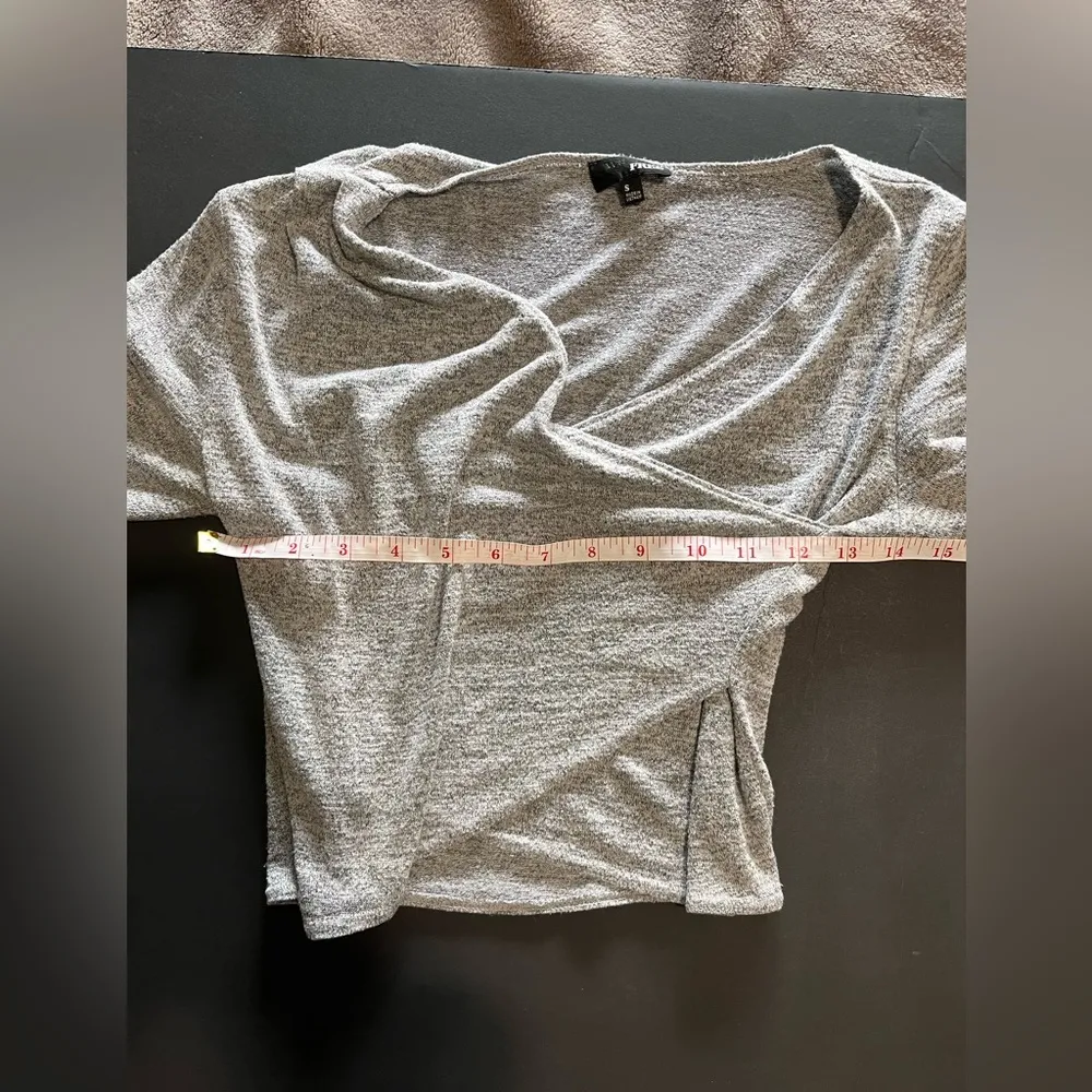 WILFRED FREE Long Sleeve Silver Gray Wrap Top Women’s Shirt Sz S EUC - Image 6