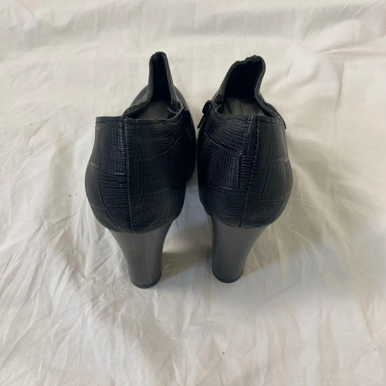 Y2K Chunky Black Structured Faux Leather Office Siren Retro Oxford Heels US 8.5 - Image 4