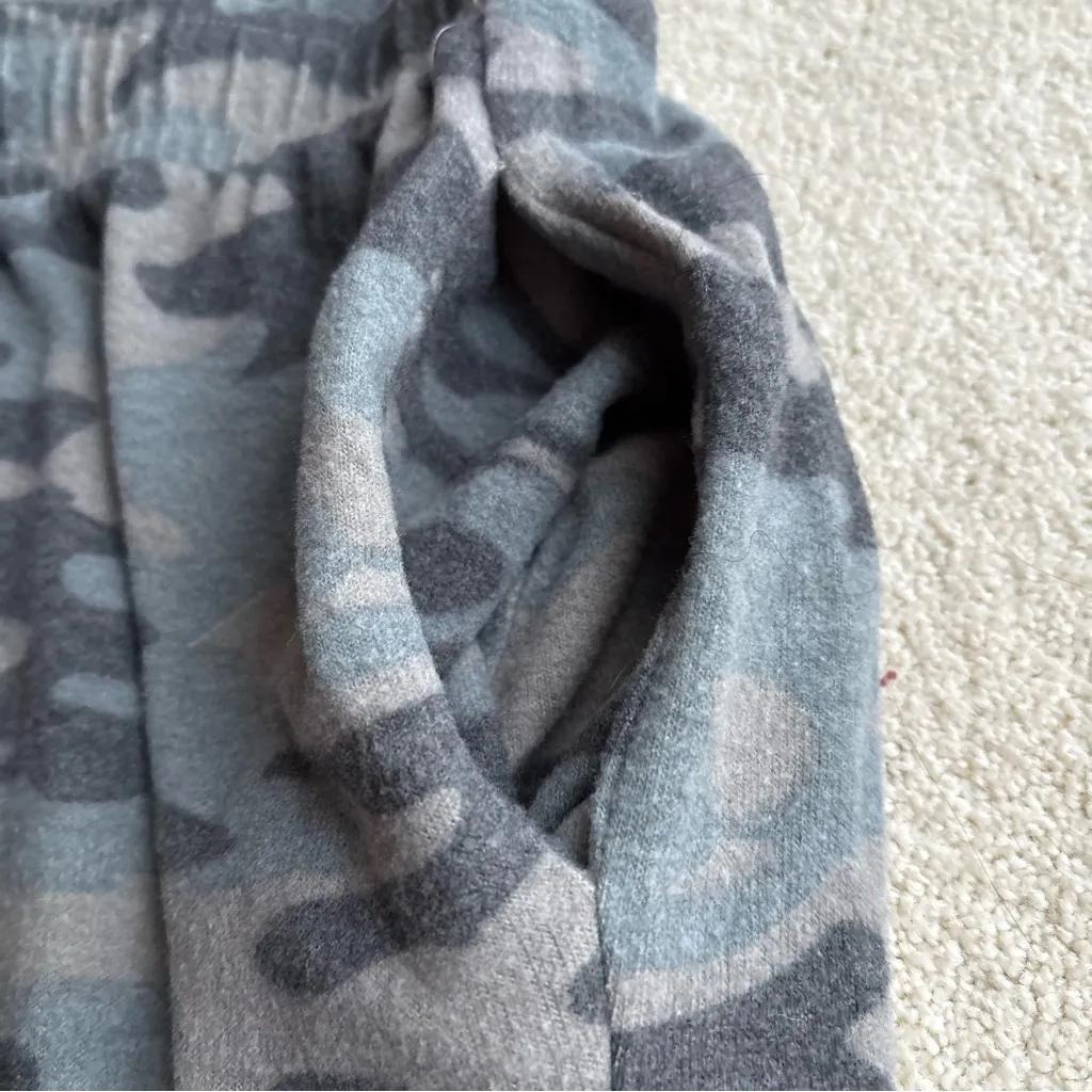 White Birch Gray Camouflage Pants - Image 4