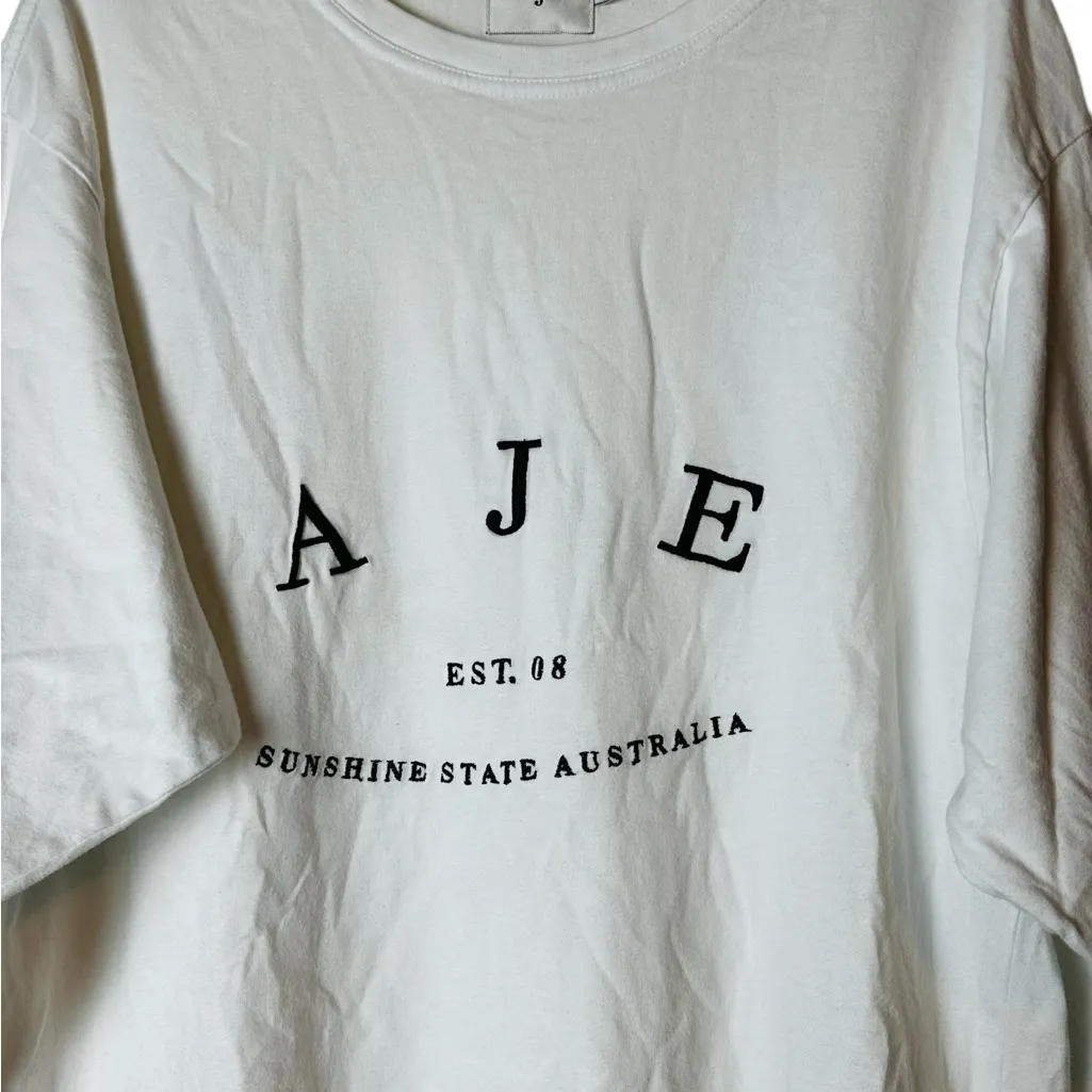 AJE T - Image 2
