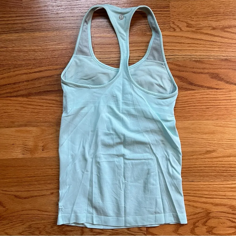 Lululemon aqua tank with built in bra size 6 - Image 2