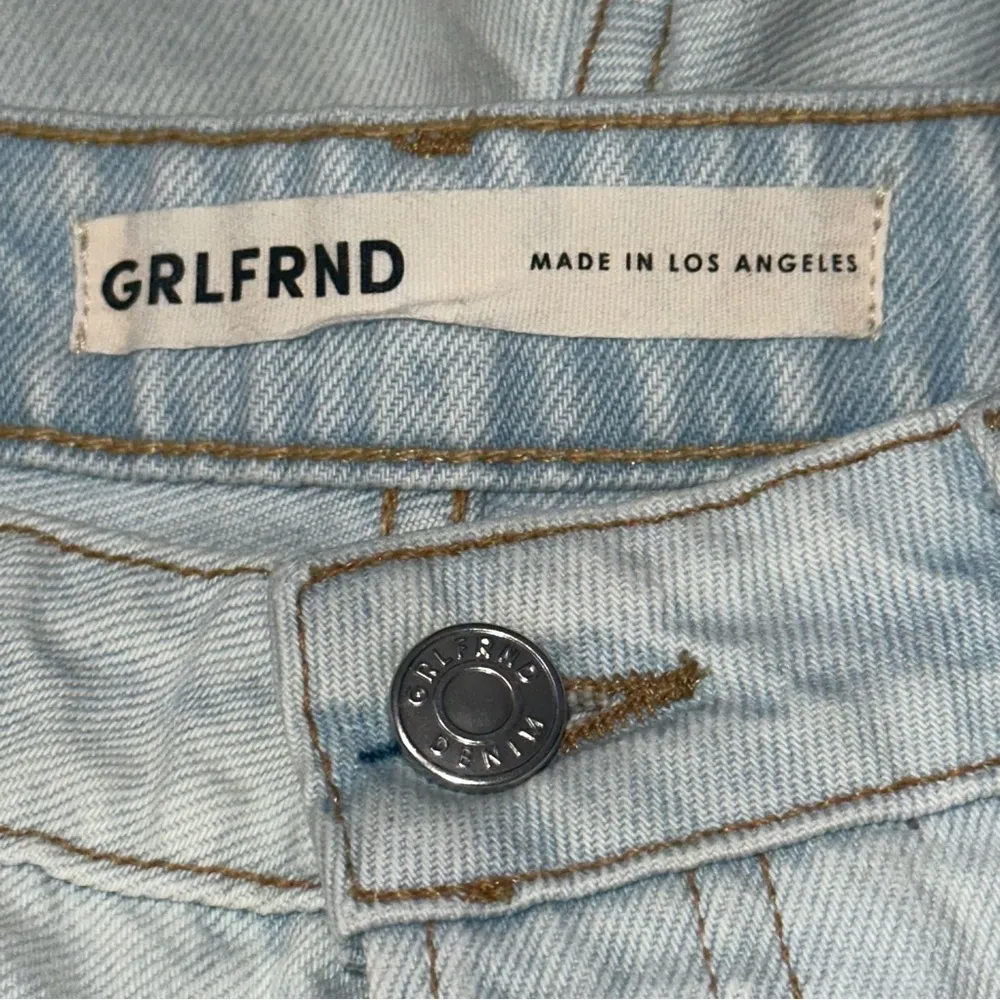 GRLFRND Sz 24 Palm Springs Light Blue Wash Helena High Rise Cut Off Jean Shorts - Image 6