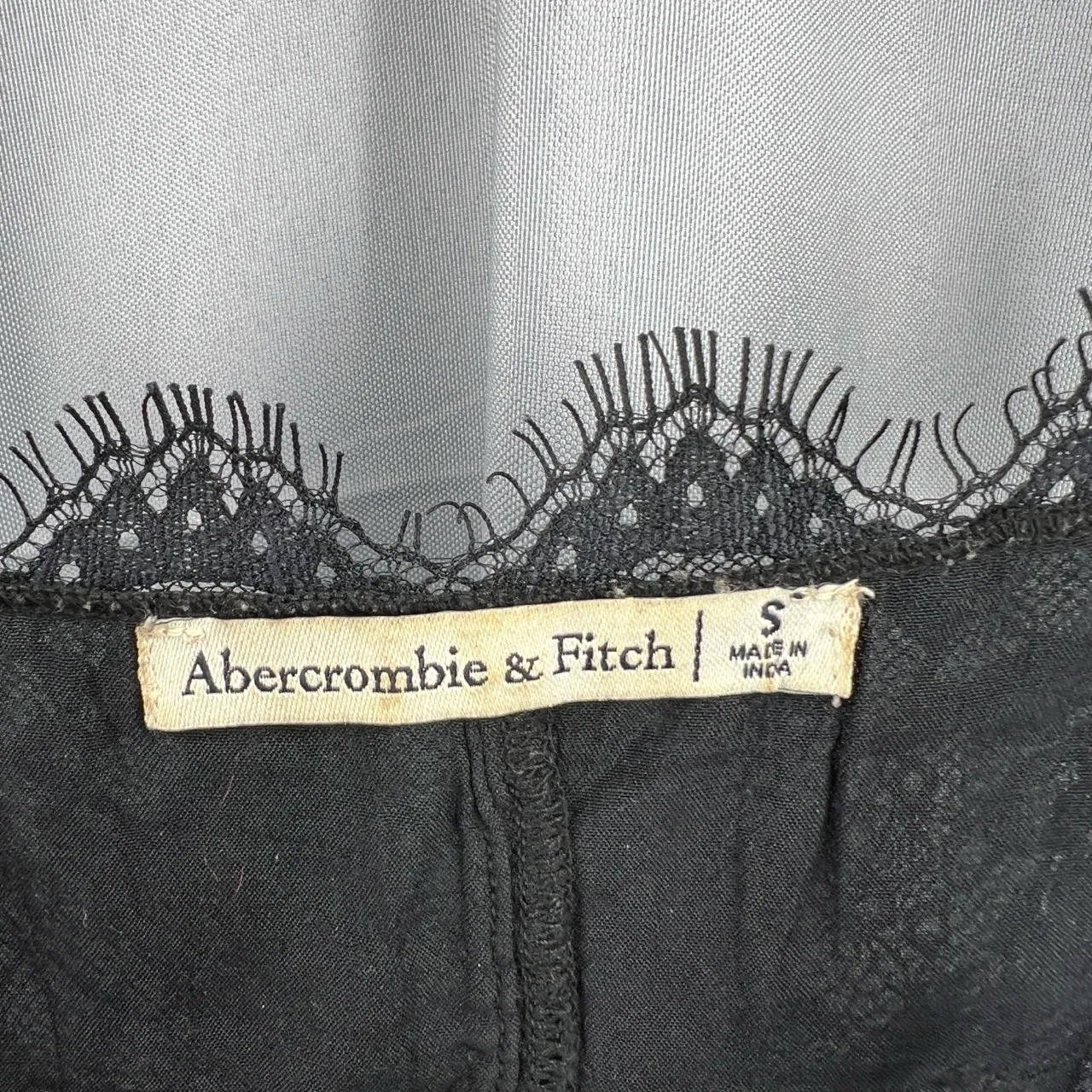 Abercrombie + Fitch Camisole Top Black Lace Trim Romantic Y2K Size Small - Image 5
