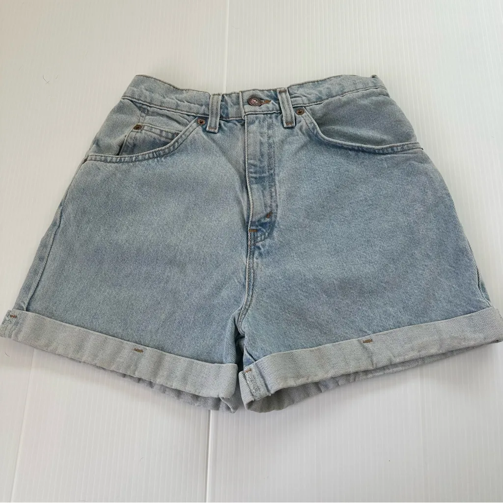 Vintage Levi’s 90’s Cuffed Shorts Blue, 26 (Vintage Jr. Size 7) - Image 3