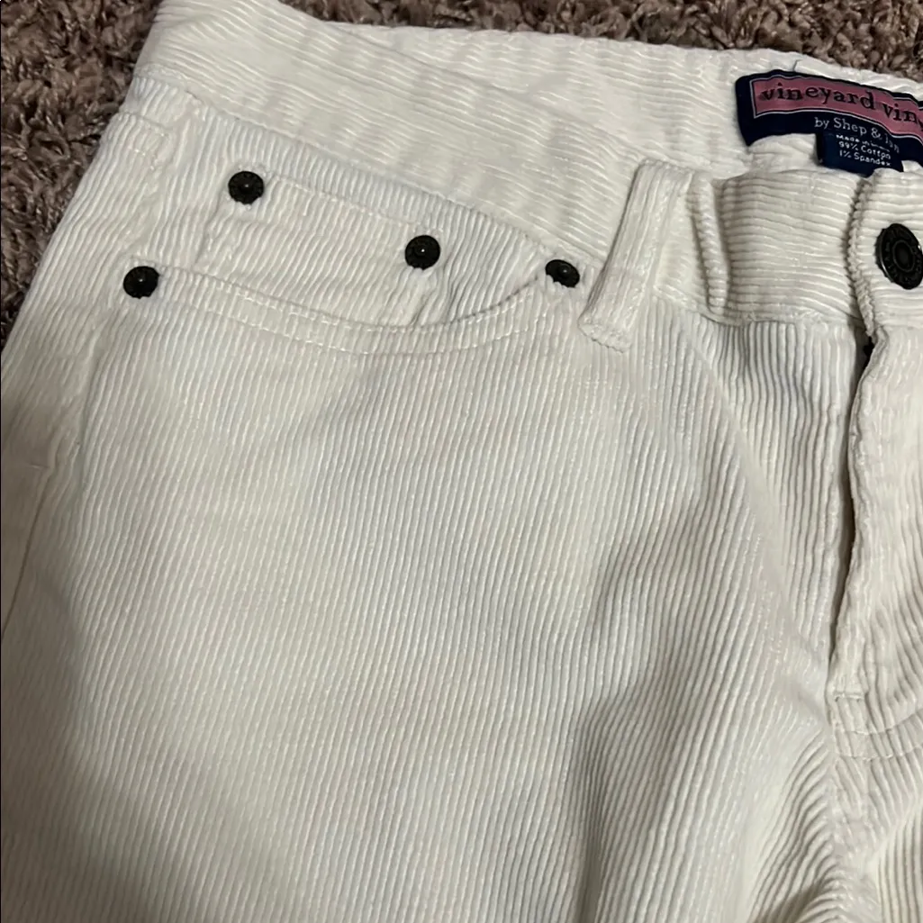 Vineyard Vines White Straight-Leg Jeans Timeless Style - Image 3