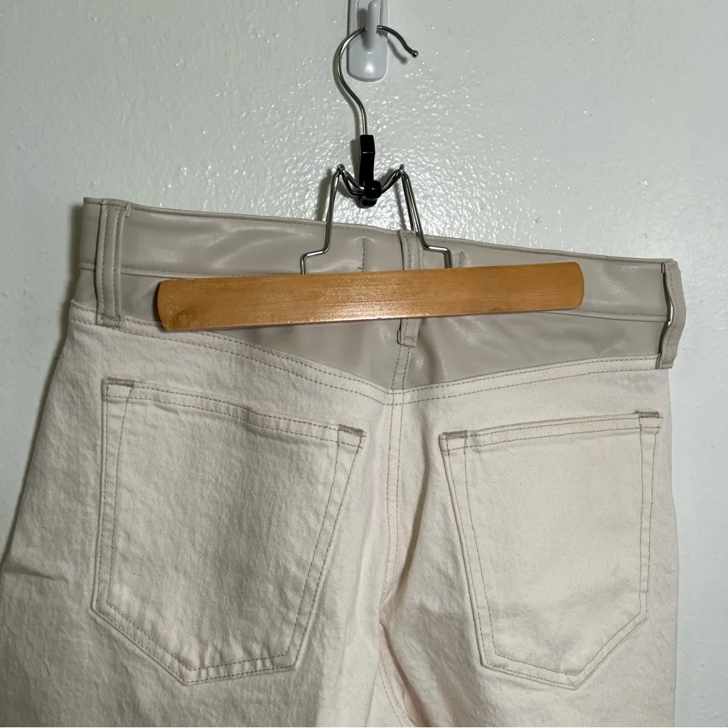 Abercrombie & Fitch The Dad Short High Rise White Faux Leather Denim 27/4 - Image 8