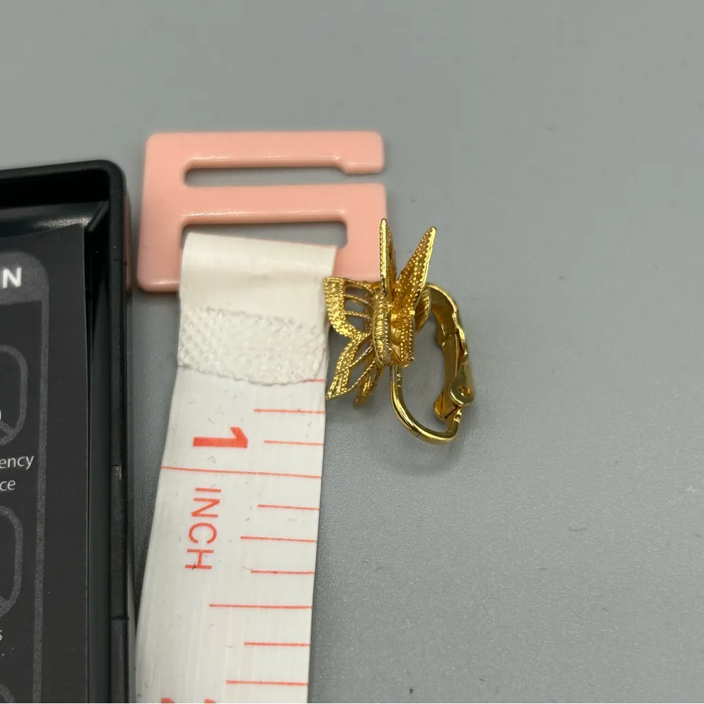Vintage Gold Tone Butterfly Filigree Clip - Image 3