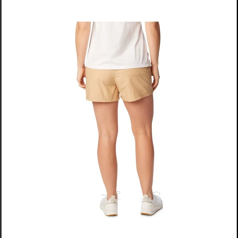 Columbia Women's Tan Cargo Shorts - Image 3