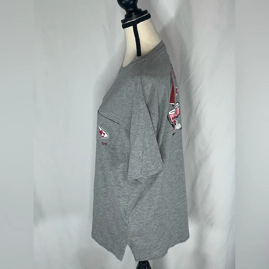 NFL Team Apparel Kansas City Chiefs Helmet Graphic Unique Women’s T-Shirt XL - Image 4