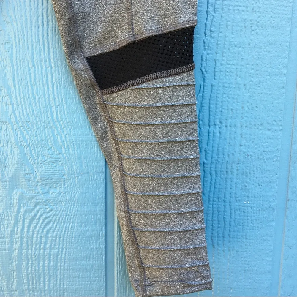 NWT Nicole Miller Sport Gray Skinny Athletic Workout Leggings Size Small - Image 5