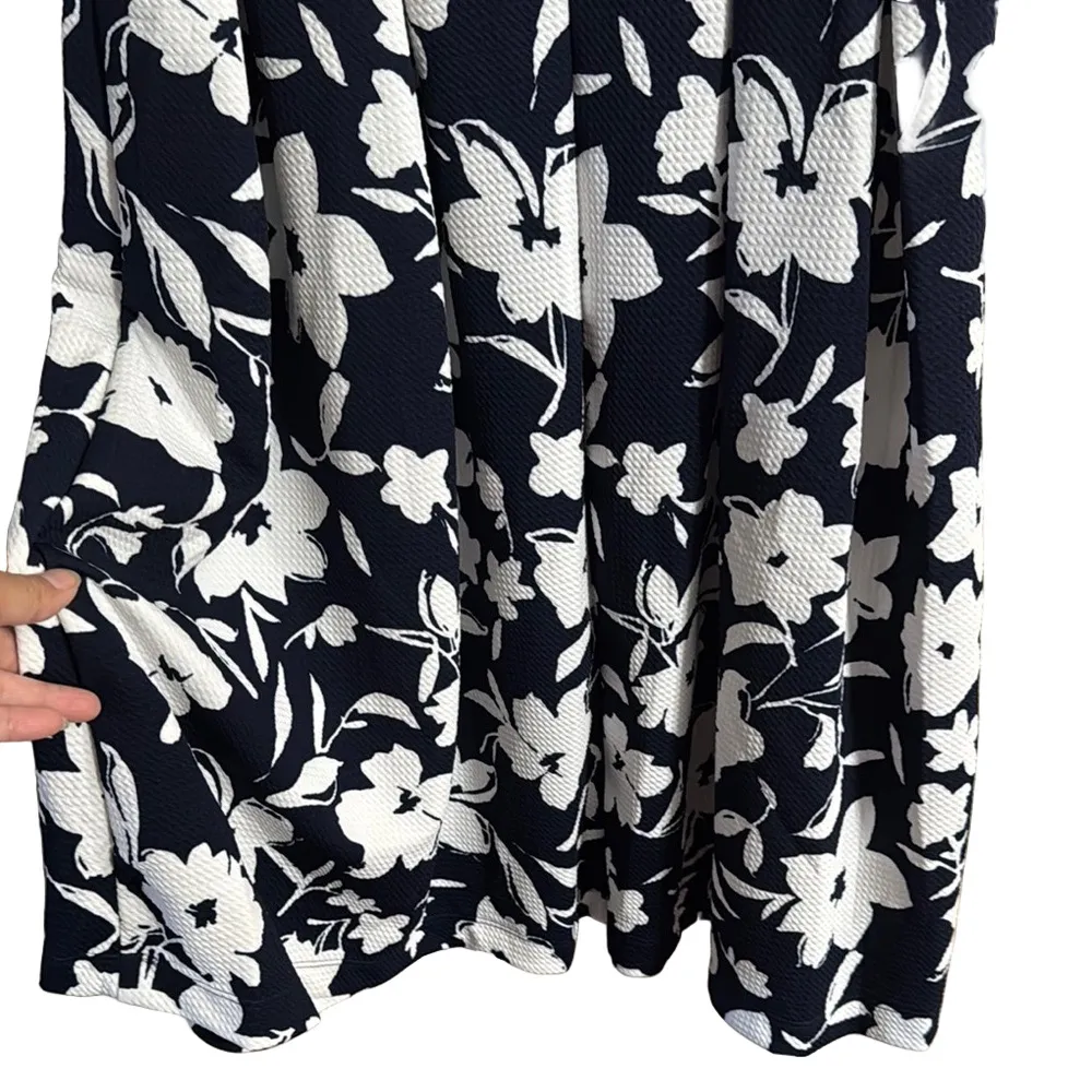 Jaclyn Smith Black and White Sleeveless Midi Sundress - Image 6