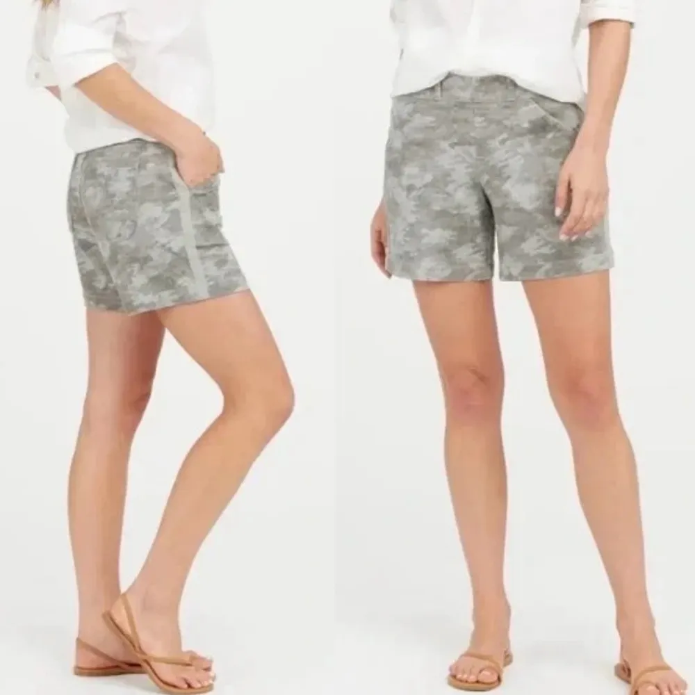 Spanx Stretch Twill  Shorts Women Size XL Green Camo Pull On 5" Inseam - Image 3