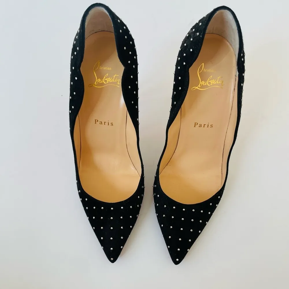 Christian Louboutin Black Suede leather Hot Chick 100mm studded plume pumps EU37 - Image 4